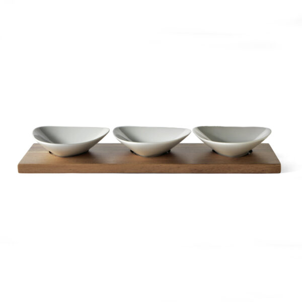 3 mini dishes with tray